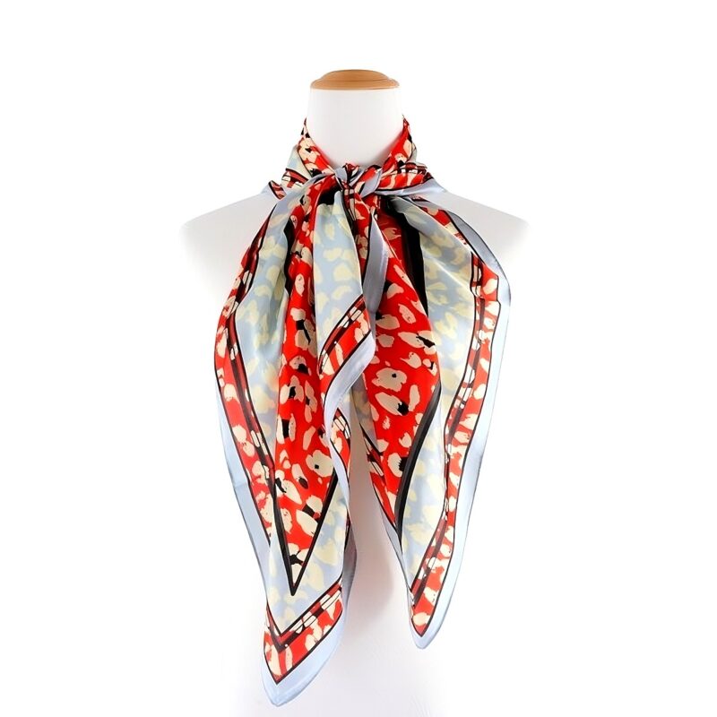 silk 35x35 Leo silk scarf 35x35 02 transformed.jpeg