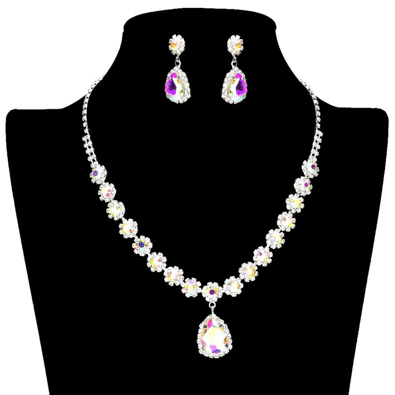Sparkling Daisy w Pear Drop Rhinestone Necklace Set