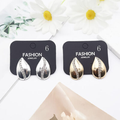 12pk Teardrop Rhinestone Stud earrings