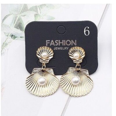 12pk Pearl in Sea Shell Dangle Earrings