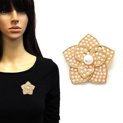 Bulging Pearls top Flower Brooch Pin